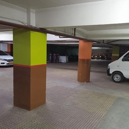 Hotel Patliputra Continental Патна Екстериор снимка