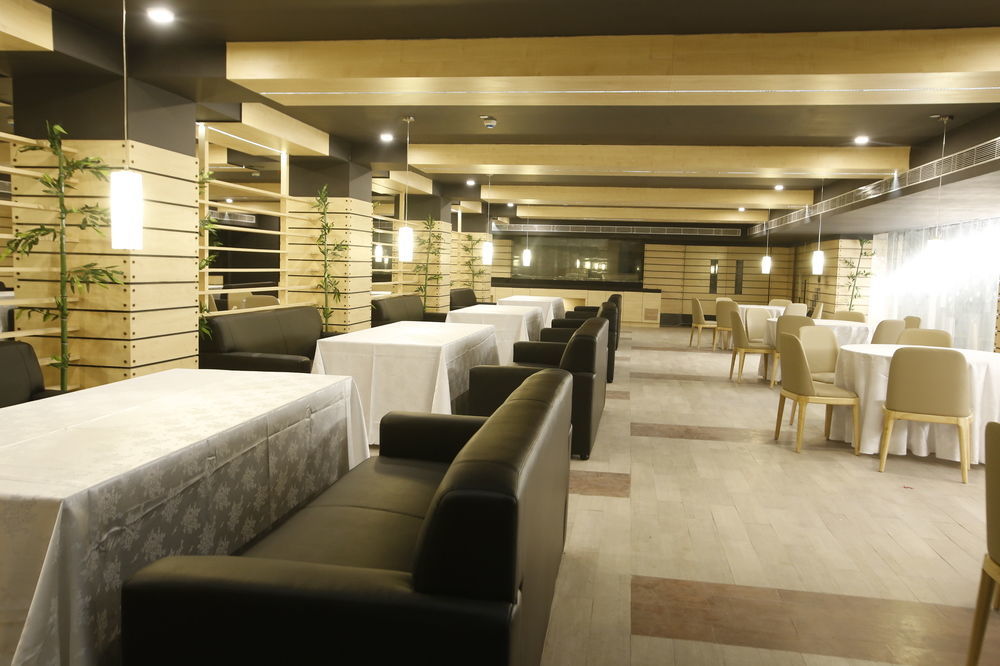 Hotel Patliputra Continental Патна Екстериор снимка