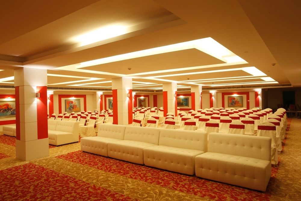 Hotel Patliputra Continental Патна Екстериор снимка