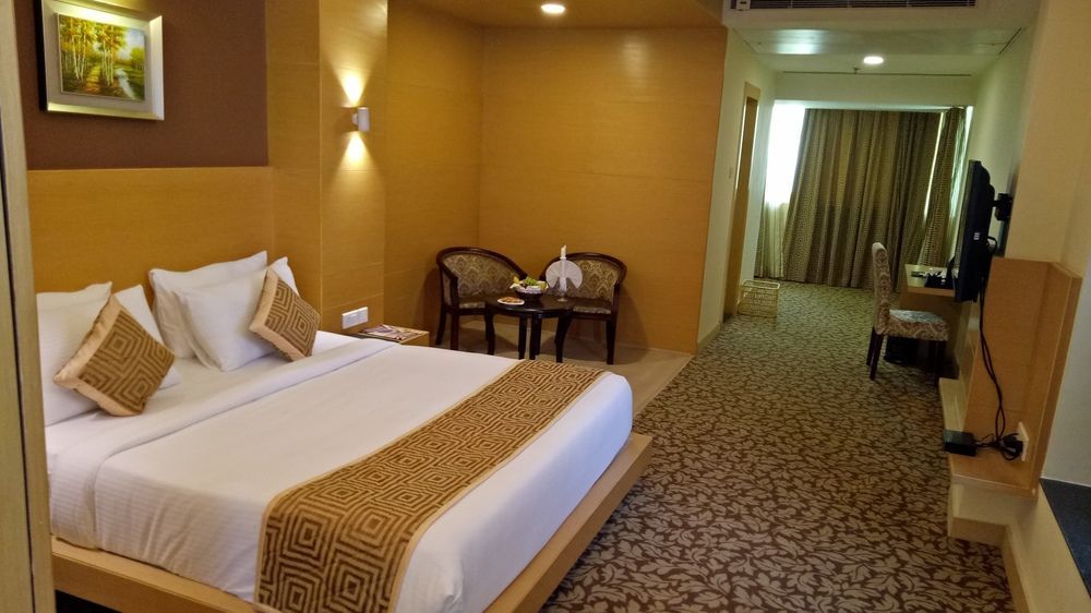 Hotel Patliputra Continental Патна Екстериор снимка