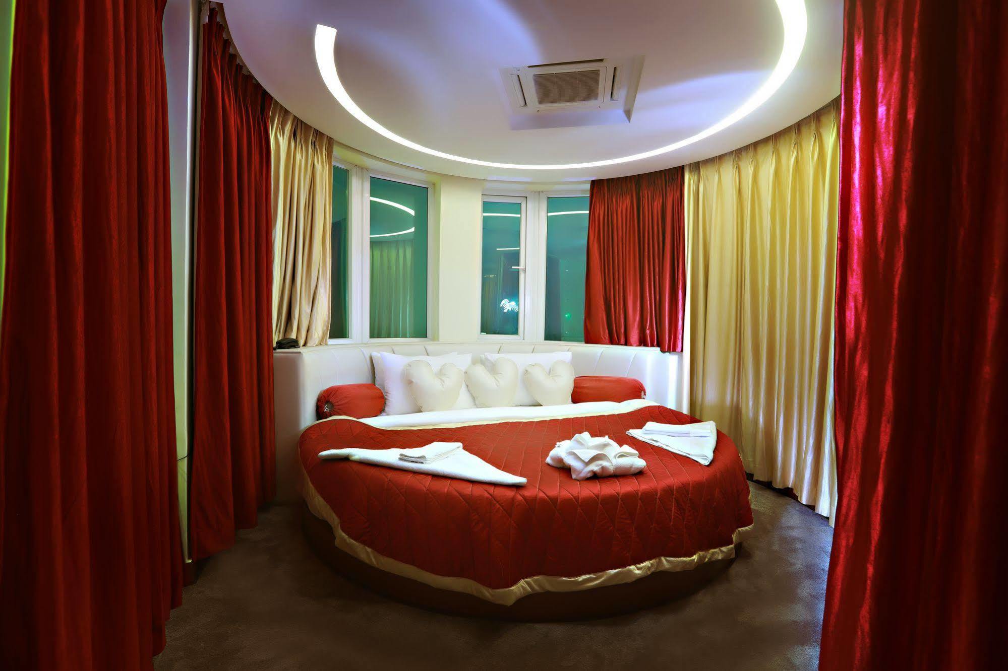 Hotel Patliputra Continental Патна Екстериор снимка
