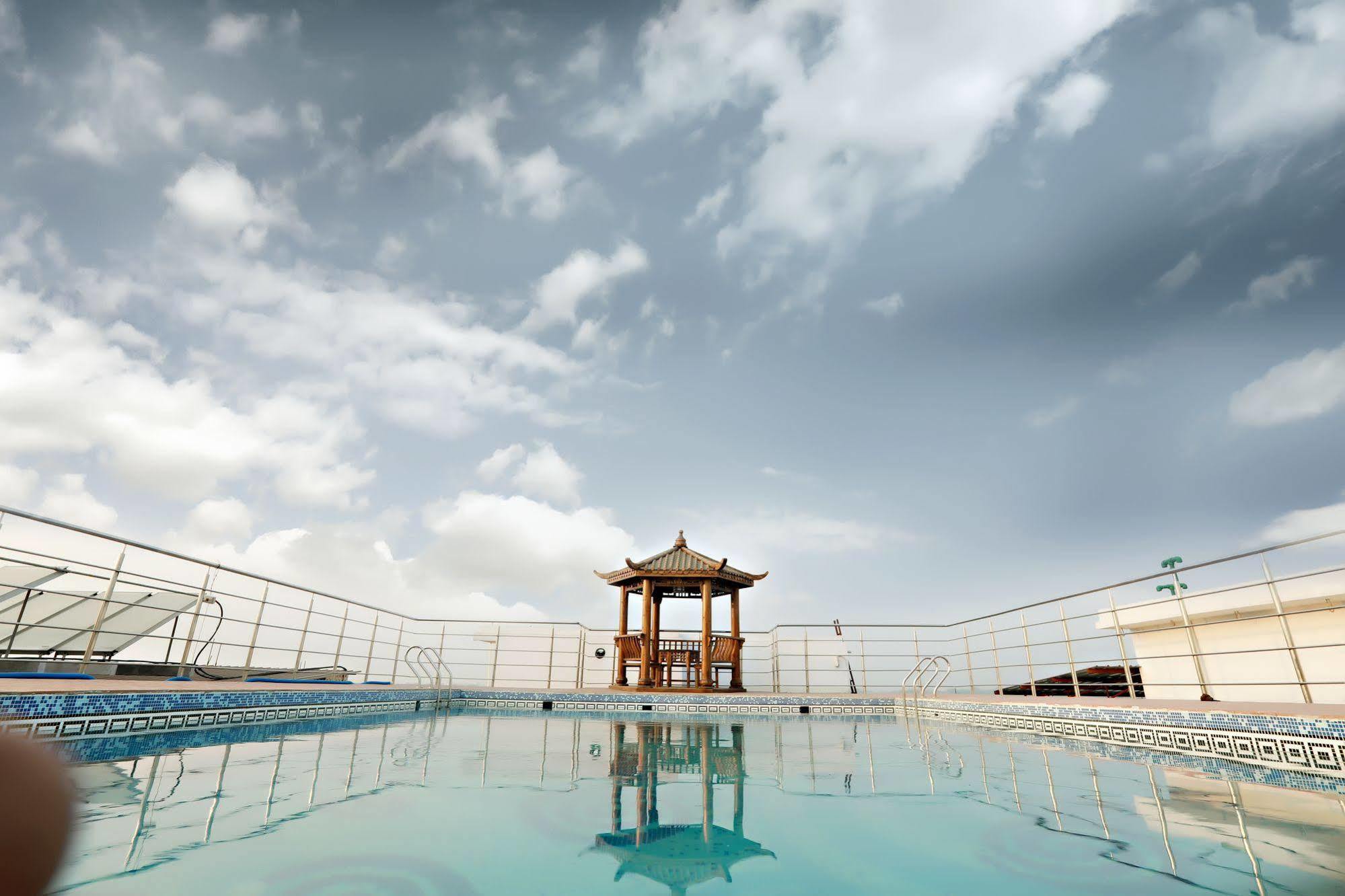 Hotel Patliputra Continental Патна Екстериор снимка